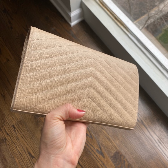 SOLD!! MONOGRAM CHAIN WALLET - Picture 5 of 8